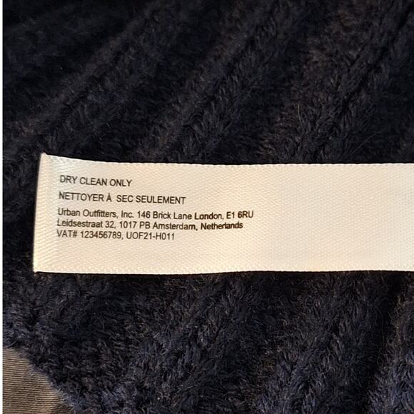 Urban Outfitters Beanie UNISEX OSFM Navy Chunky Ribbed Cuffed Outdoor Cozy - Picture 5 of 5